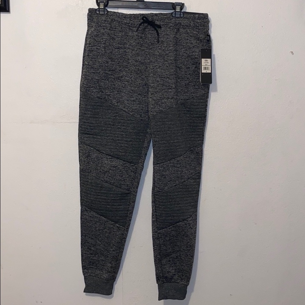 LEG3ND Stylish athletic sweats